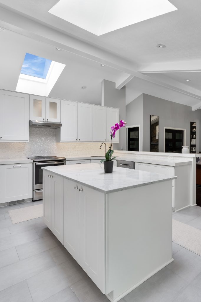 Island Modern White Kitchen Strongsville Ohio