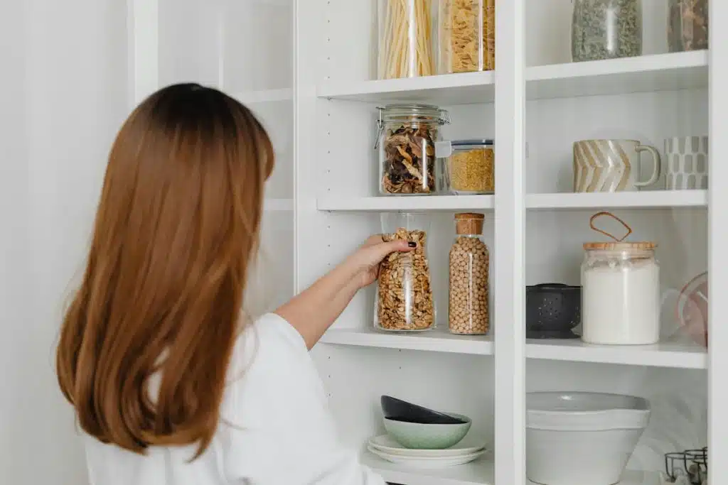 Storage cabinet